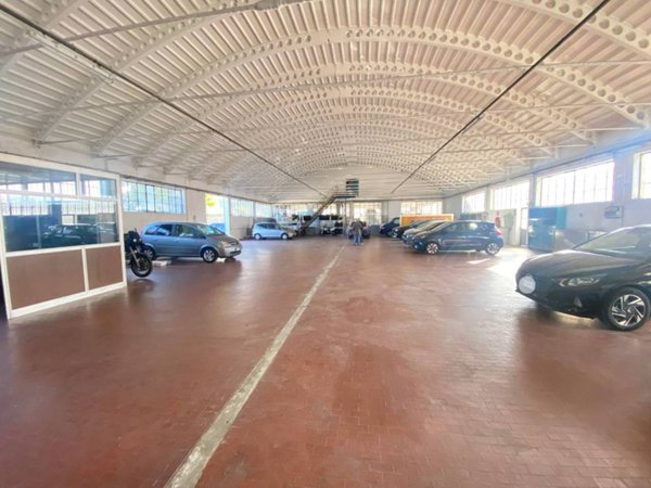 negozio in vendita a Cernusco sul Naviglio