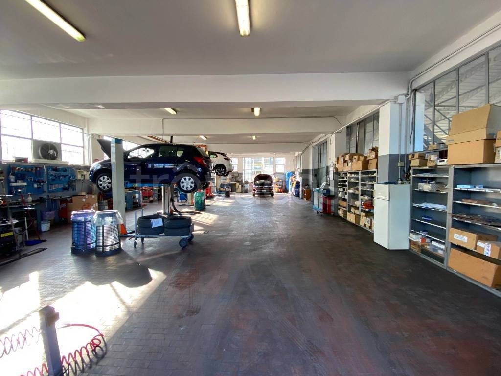 negozio in vendita a Cernusco sul Naviglio