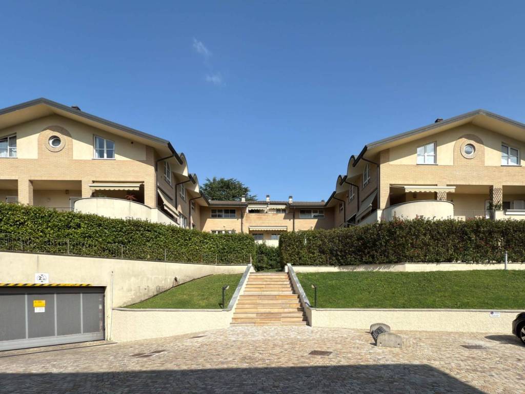 appartamento in vendita a Cernusco sul Naviglio in zona Ronco