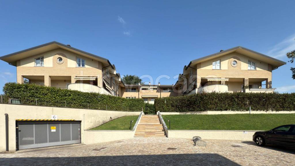 appartamento in vendita a Cernusco sul Naviglio in zona Ronco