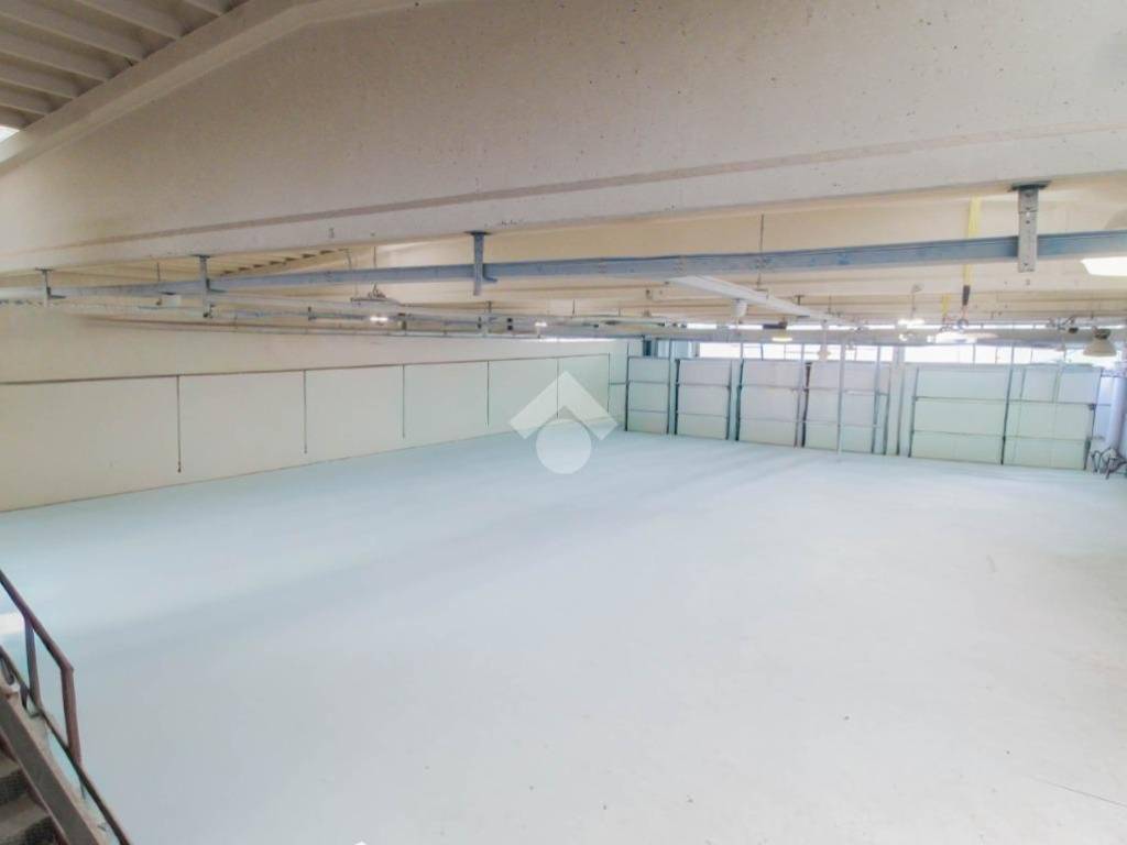 locale commerciale in vendita a Cernusco sul Naviglio