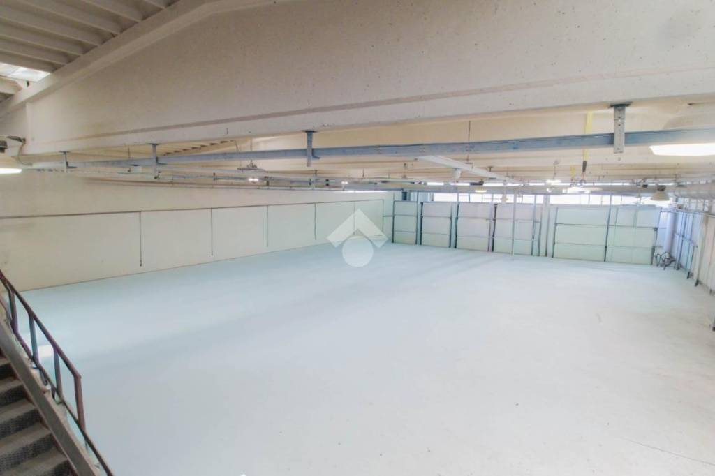 locale commerciale in vendita a Cernusco sul Naviglio