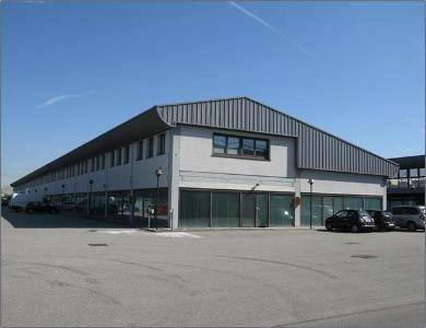 locale commerciale in vendita a Cernusco sul Naviglio