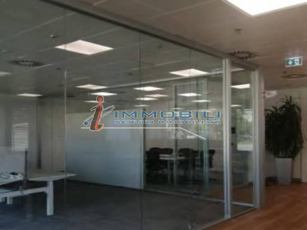 ufficio in vendita a Cernusco sul Naviglio