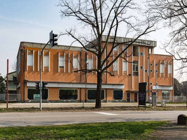 negozio in vendita a Cernusco sul Naviglio