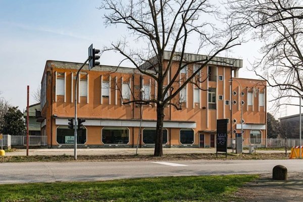 negozio in vendita a Cernusco sul Naviglio