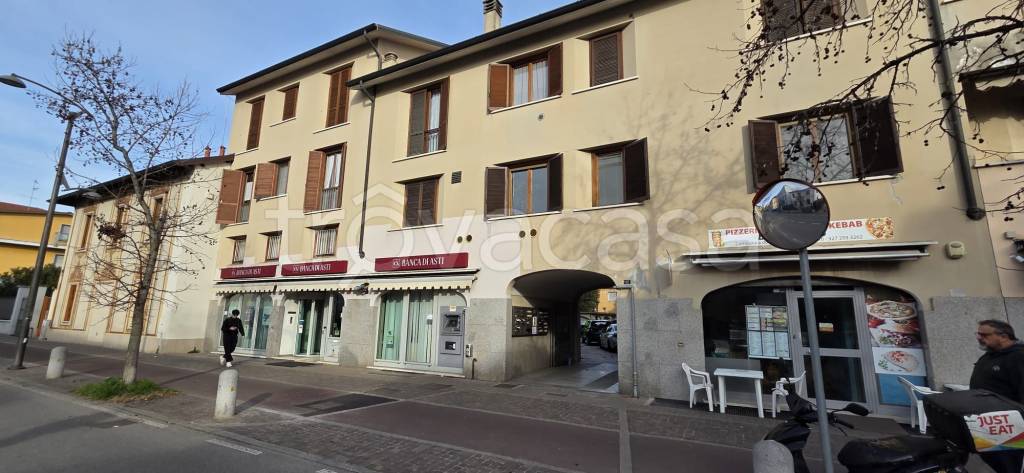 locale commerciale in vendita a Cernusco sul Naviglio