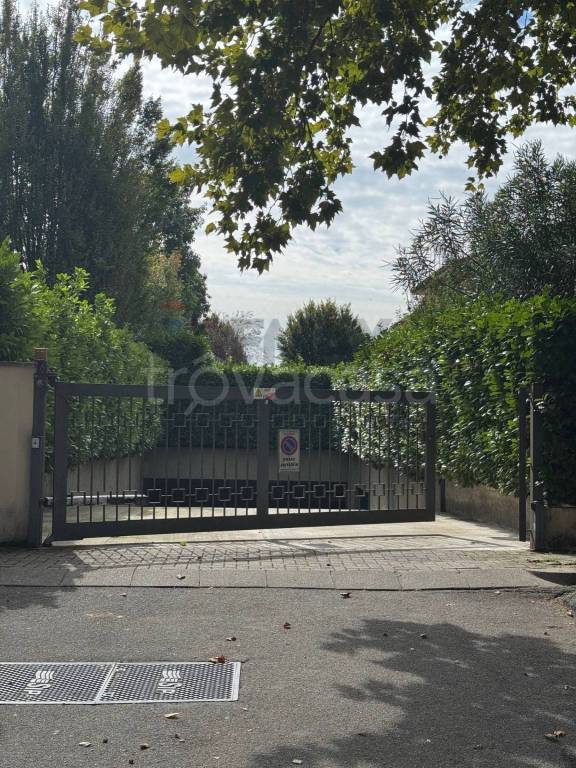 locale di sgombero in vendita a Cernusco sul Naviglio