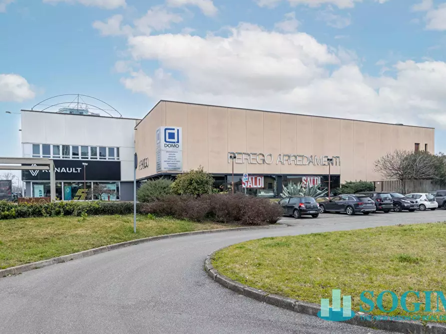 locale commerciale in vendita a Cernusco sul Naviglio