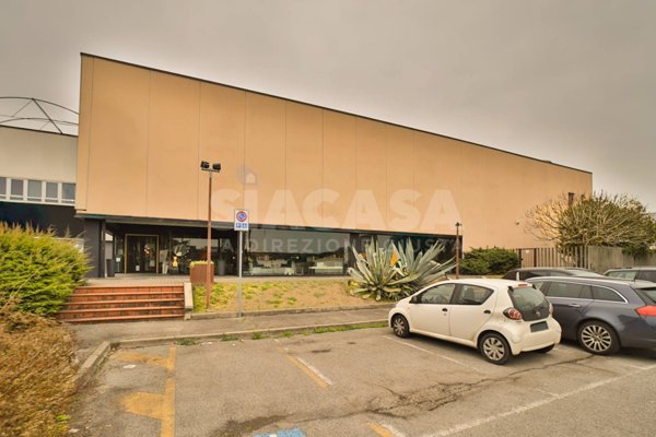negozio in vendita a Cernusco sul Naviglio