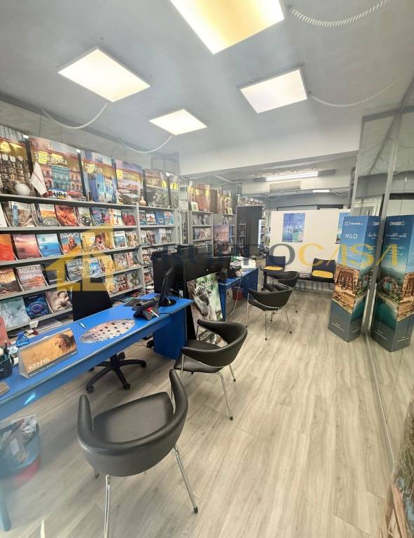 negozio in vendita a Cernusco sul Naviglio