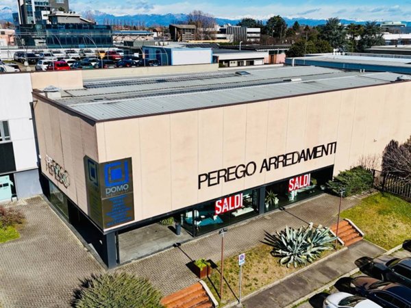 negozio in vendita a Cernusco sul Naviglio