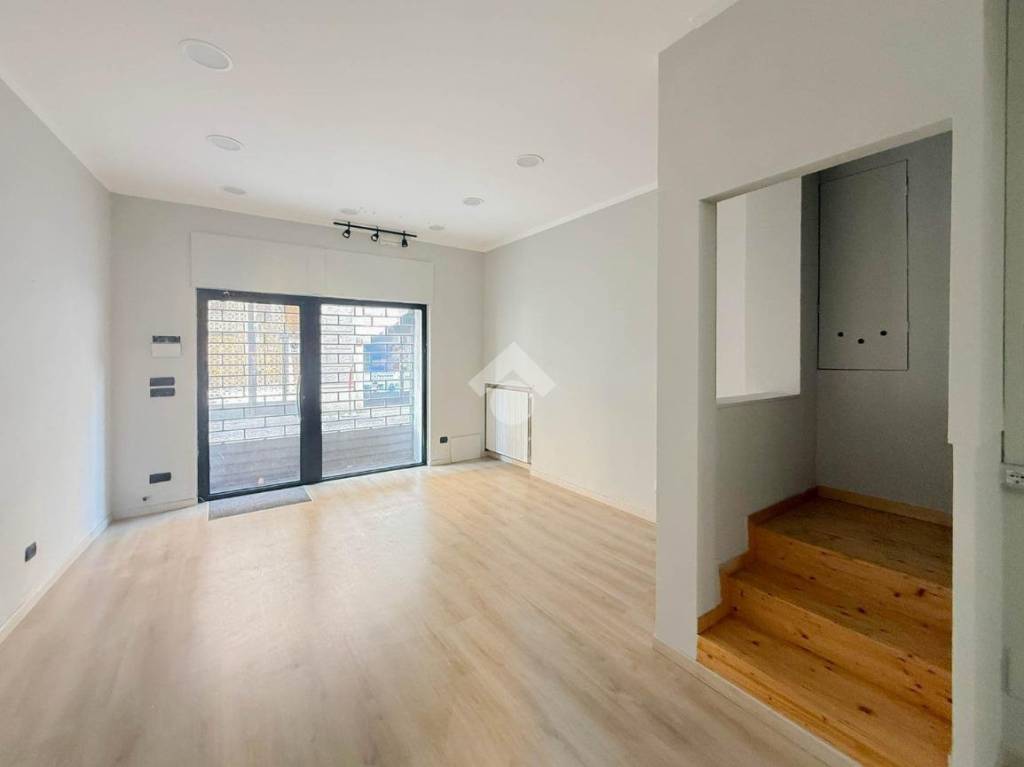 negozio in vendita a Cernusco sul Naviglio