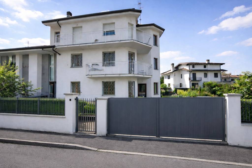 casa indipendente in vendita a Cernusco sul Naviglio in zona Ronco
