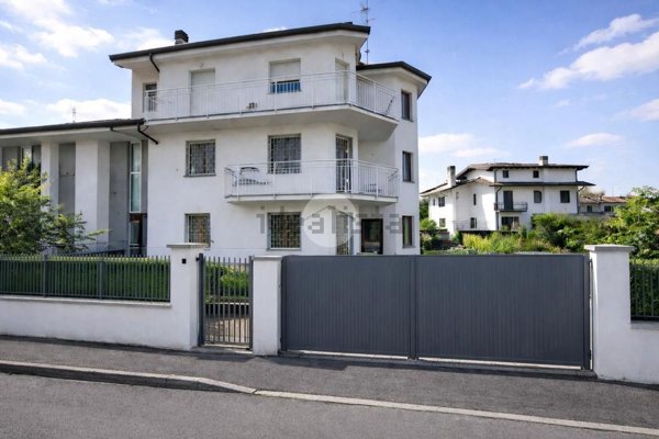 appartamento in vendita a Cernusco sul Naviglio in zona Ronco