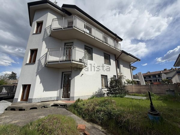 appartamento in vendita a Cernusco sul Naviglio in zona Ronco