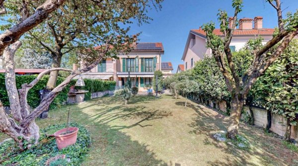 casa indipendente in vendita a Cernusco sul Naviglio