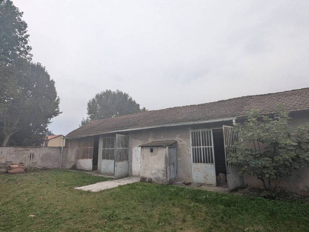 locale commerciale in vendita a Cernusco sul Naviglio