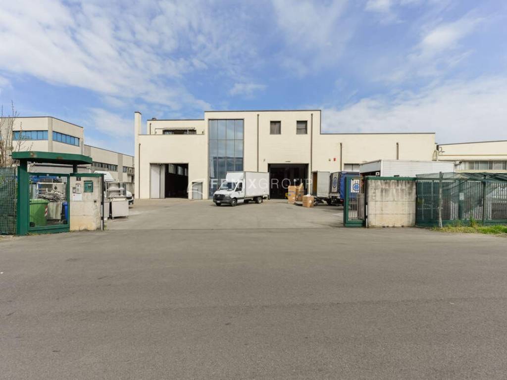 locale commerciale in vendita a Cernusco sul Naviglio