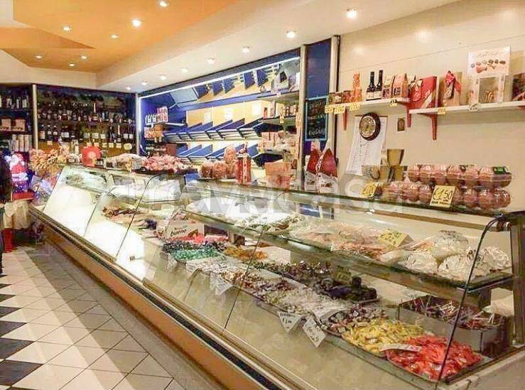 negozio in vendita a Cernusco sul Naviglio
