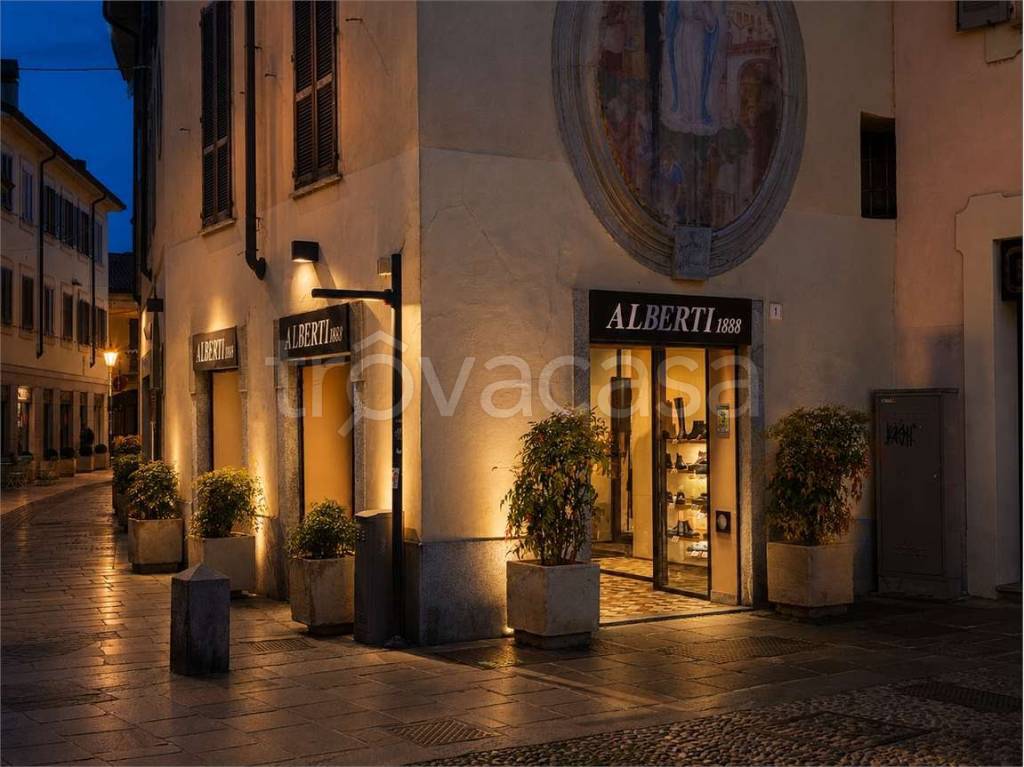 negozio in vendita a Cernusco sul Naviglio
