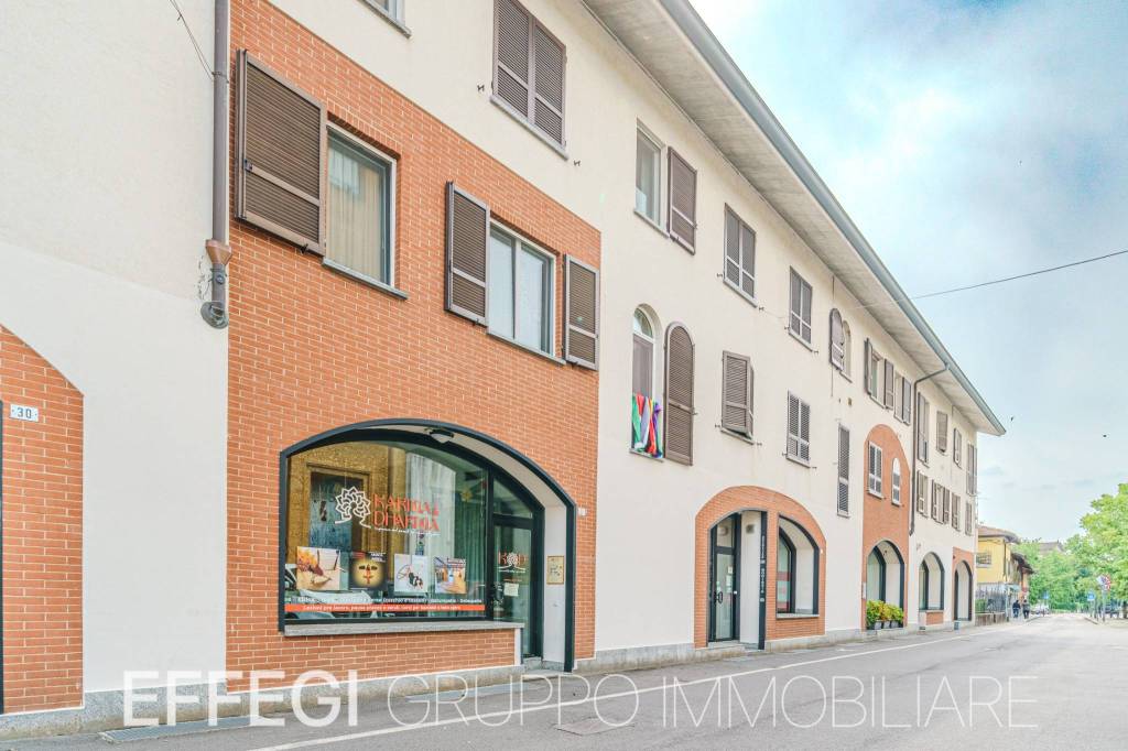 negozio in vendita a Cernusco sul Naviglio