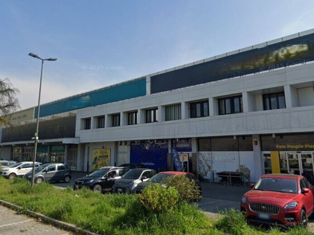 negozio in vendita a Cernusco sul Naviglio