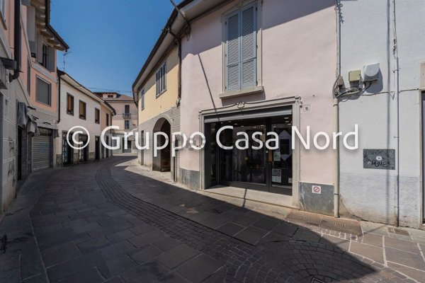 negozio in vendita a Cernusco sul Naviglio