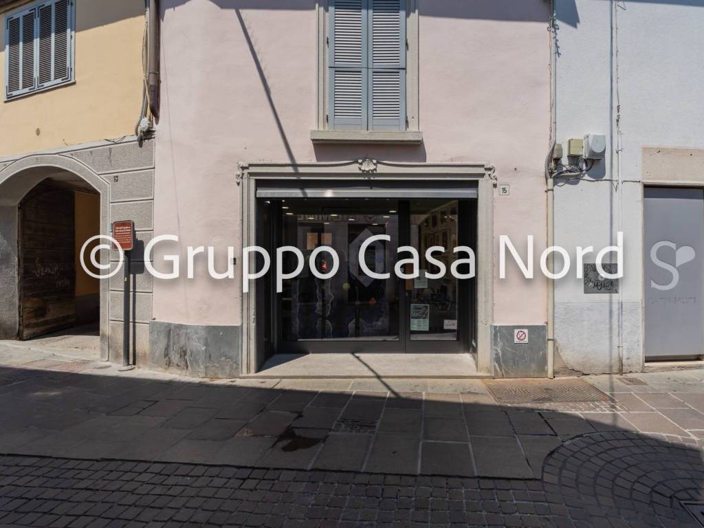 negozio in vendita a Cernusco sul Naviglio