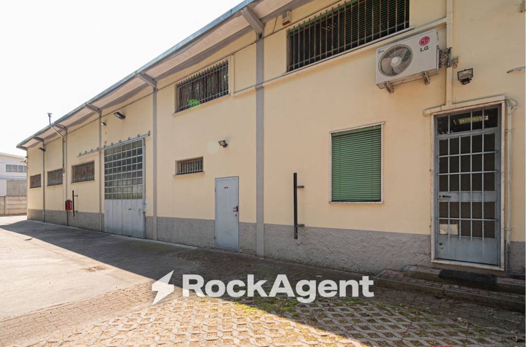 locale commerciale in vendita a Cernusco sul Naviglio