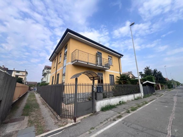 casa indipendente in vendita a Cernusco sul Naviglio