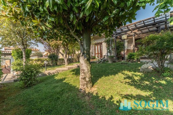 casa indipendente in vendita a Cernusco sul Naviglio in zona Ronco
