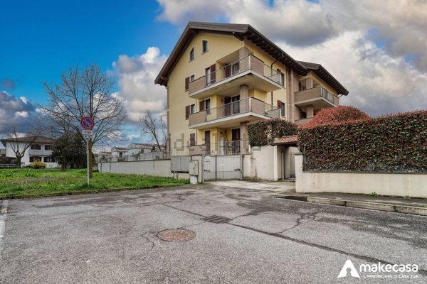 appartamento in vendita a Cerro al Lambro