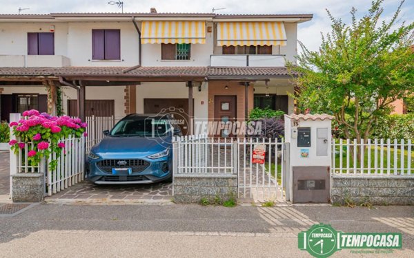 casa indipendente in vendita a Cerro al Lambro