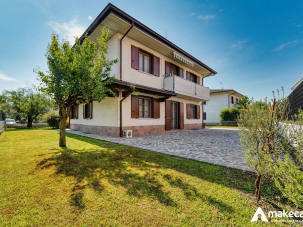casa indipendente in vendita a Cerro al Lambro