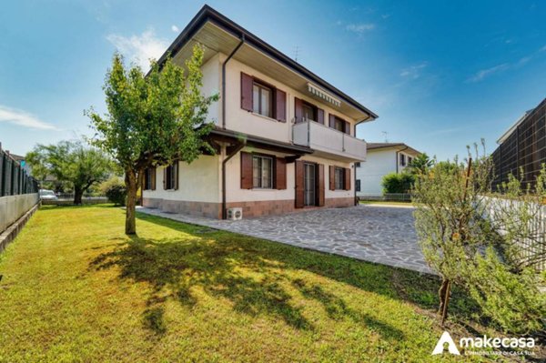 casa indipendente in vendita a Cerro al Lambro