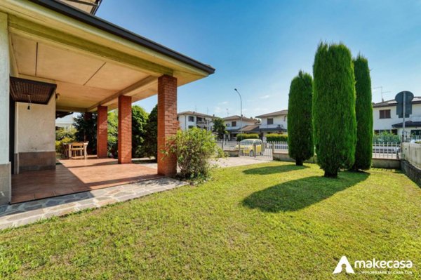 casa indipendente in vendita a Cerro al Lambro