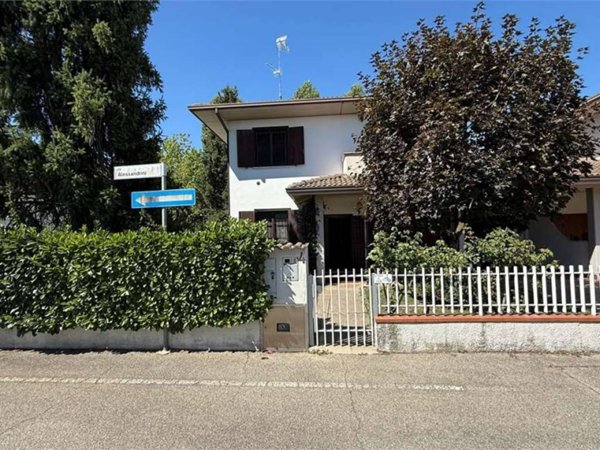 casa indipendente in vendita a Cerro al Lambro