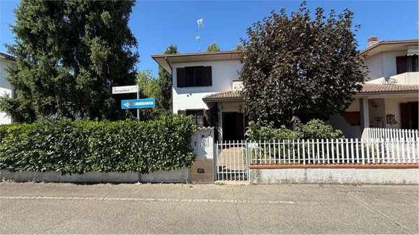 casa indipendente in vendita a Cerro al Lambro