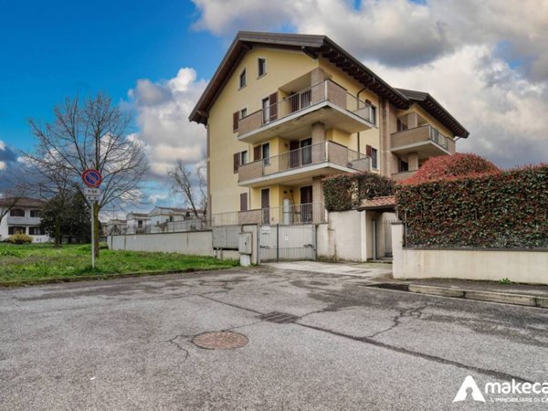 appartamento in vendita a Cerro al Lambro