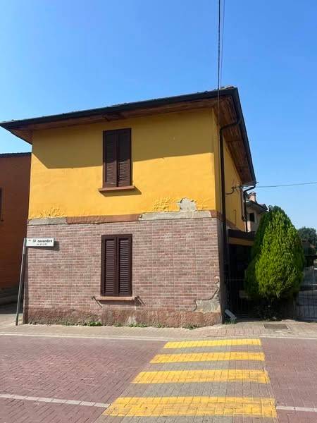 casa indipendente in vendita a Cerro al Lambro