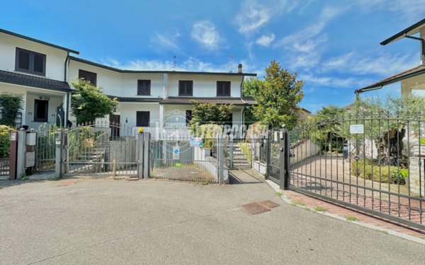 casa indipendente in vendita a Cerro al Lambro