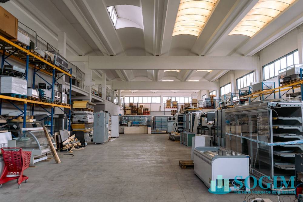 capannone in vendita a Cerro al Lambro