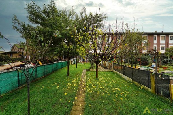 casa indipendente in vendita a Cerro al Lambro