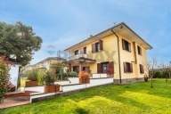 casa indipendente in vendita a Cerro al Lambro