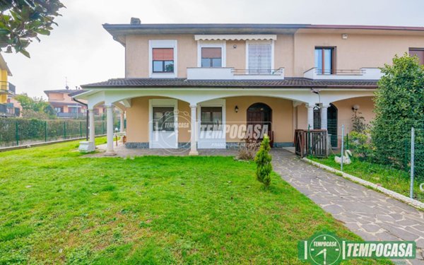 casa indipendente in vendita a Cerro al Lambro
