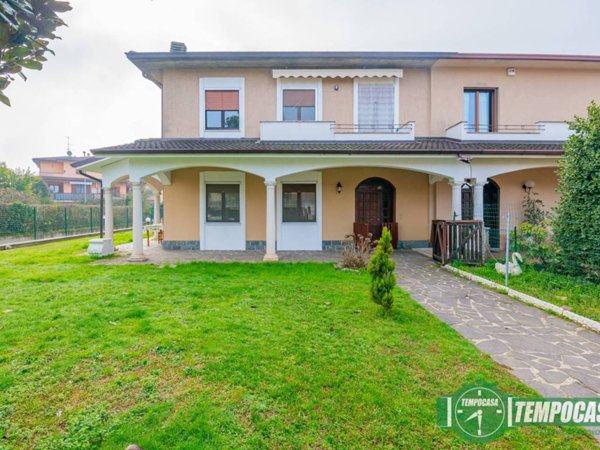 casa indipendente in vendita a Cerro al Lambro