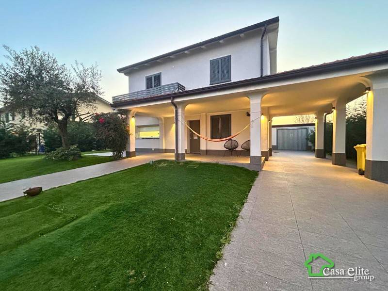 casa indipendente in vendita a Cerro al Lambro