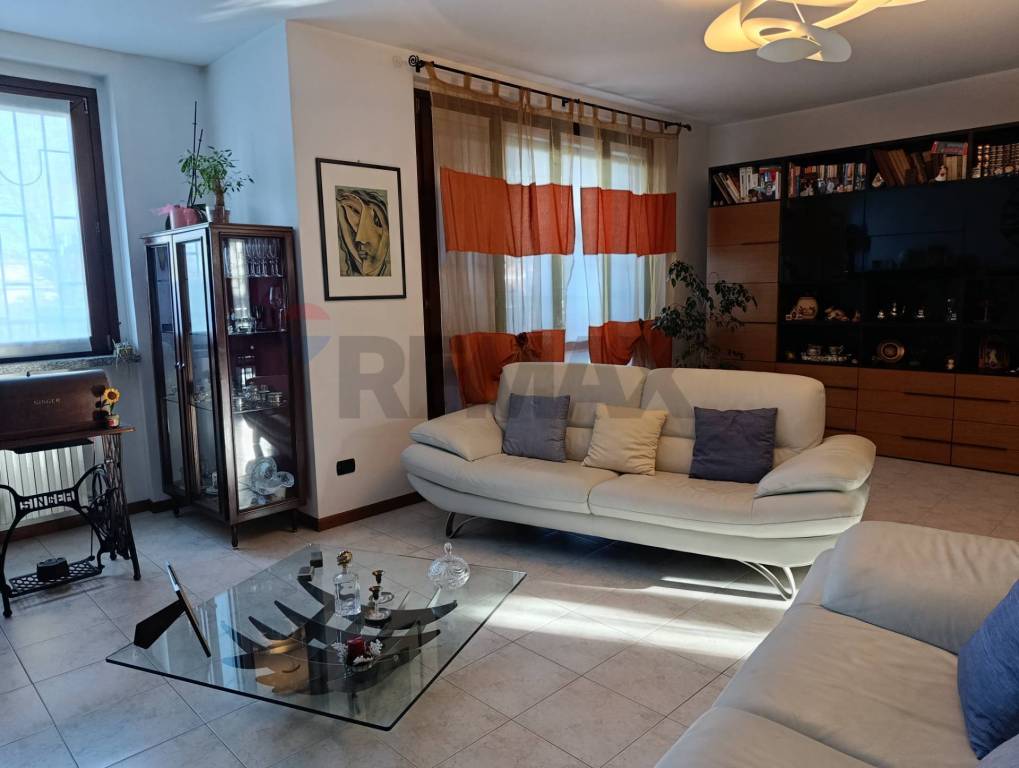 appartamento in vendita a Cerro al Lambro