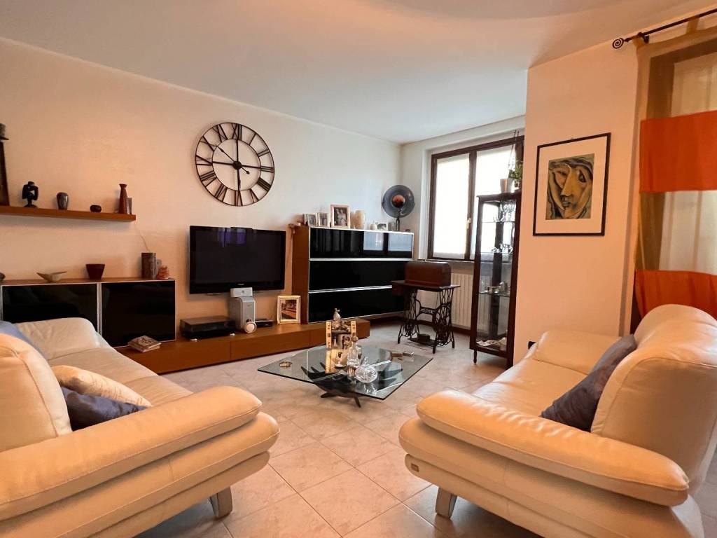 appartamento in vendita a Cerro al Lambro